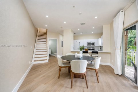 Touwnhouse à vendre à Doral, Floride: 3 chambres, 156.08 m2 № 2346667 - photo 5