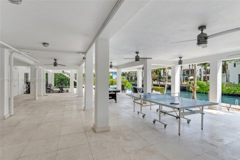 Casa en venta en Miami, Florida, 6 dormitorios, 888.24 m2 № 1995394 - foto 24