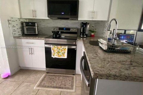 Casa en venta en Homestead, Florida, 3 dormitorios, 104.52 m2 № 1966103 - foto 7