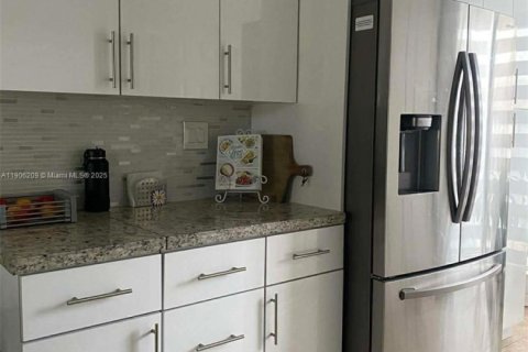 Casa en venta en Homestead, Florida, 3 dormitorios, 104.52 m2 № 1966103 - foto 11