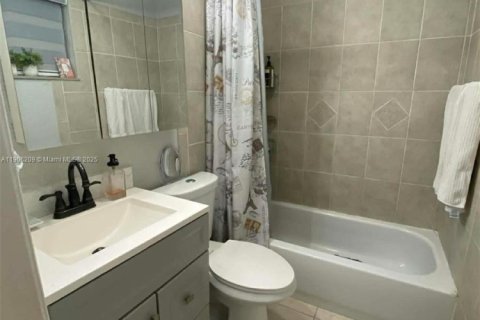 Casa en venta en Homestead, Florida, 3 dormitorios, 104.52 m2 № 1966103 - foto 13