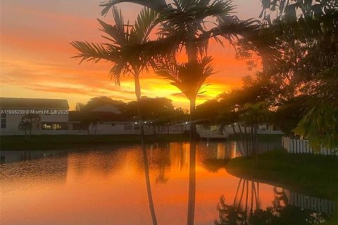 Casa en venta en Homestead, Florida, 3 dormitorios, 104.52 m2 № 1966103 - foto 15