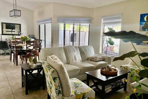 Casa en venta en Homestead, Florida, 3 dormitorios, 104.52 m2 № 1966103 - foto 4