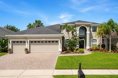 House in Orlando, Florida 5 bedrooms, 276.48 sq.m. № 2266553