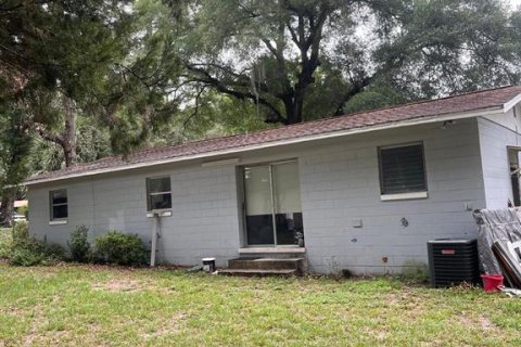 House in Ocala, Florida 3 bedrooms, 107.02 sq.m. № 1685042 - photo 2