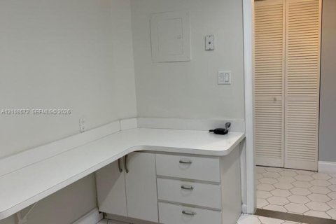 Copropriété à louer à Miami Beach, Floride: 2 chambres, 120.4 m2 № 2429984 - photo 14