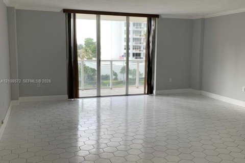 Copropriété à louer à Miami Beach, Floride: 2 chambres, 120.4 m2 № 2429984 - photo 3