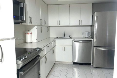 Copropriété à louer à Miami Beach, Floride: 2 chambres, 120.4 m2 № 2429984 - photo 11