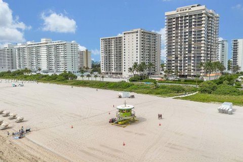 Copropriété à louer à Miami Beach, Floride: 2 chambres, 120.4 m2 № 2429984 - photo 2