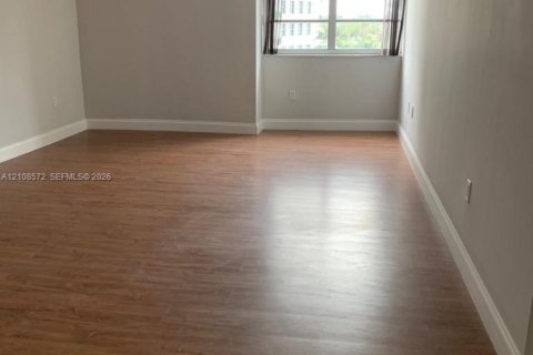 Copropriété à louer à Miami Beach, Floride: 2 chambres, 120.4 m2 № 2429984 - photo 6