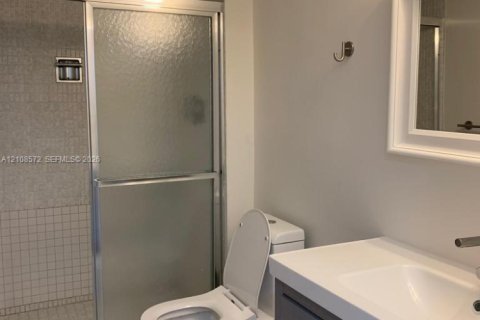 Copropriété à louer à Miami Beach, Floride: 2 chambres, 120.4 m2 № 2429984 - photo 10