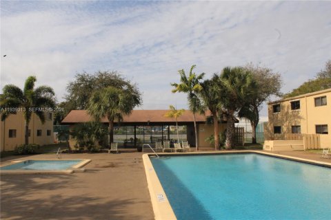 Copropriété à louer à Pompano Beach, Floride: 2 chambres, 84.08 m2 № 1996604 - photo 16