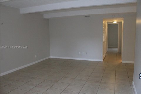 Copropriété à louer à Pompano Beach, Floride: 2 chambres, 84.08 m2 № 1996604 - photo 4