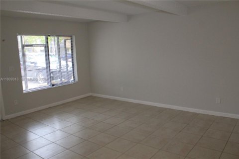 Copropriété à louer à Pompano Beach, Floride: 2 chambres, 84.08 m2 № 1996604 - photo 5
