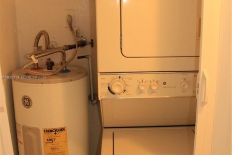 Copropriété à louer à Pompano Beach, Floride: 2 chambres, 84.08 m2 № 1996604 - photo 9