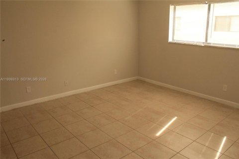 Copropriété à louer à Pompano Beach, Floride: 2 chambres, 84.08 m2 № 1996604 - photo 10