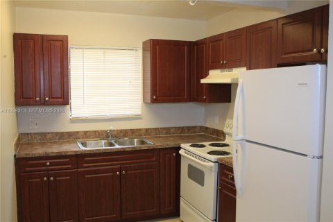 Copropriété à louer à Pompano Beach, Floride: 2 chambres, 84.08 m2 № 1996604 - photo 6