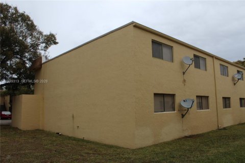 Copropriété à louer à Pompano Beach, Floride: 2 chambres, 84.08 m2 № 1996604 - photo 3