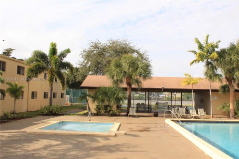 Copropriété à louer à Pompano Beach, Floride: 2 chambres, 84.08 m2 № 1996604 - photo 15