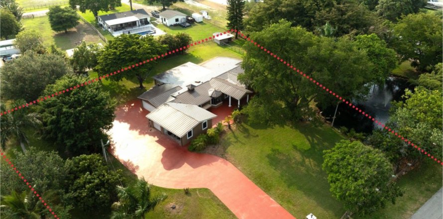Villa ou maison à Davie, Floride 6 chambres, 217.11 m2 № 1176953