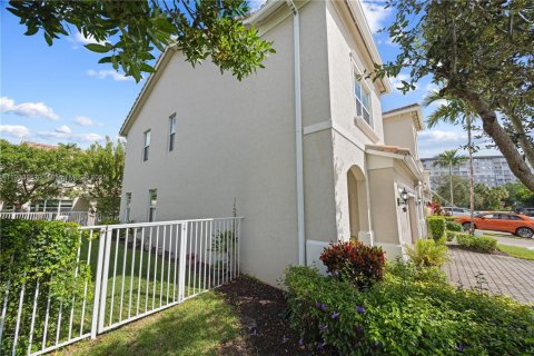 Townhouse in Hollywood, Florida 3 bedrooms, 164.34 sq.m. № 2012285 - photo 24