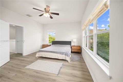 Townhouse in Hollywood, Florida 3 bedrooms, 164.34 sq.m. № 2012285 - photo 13