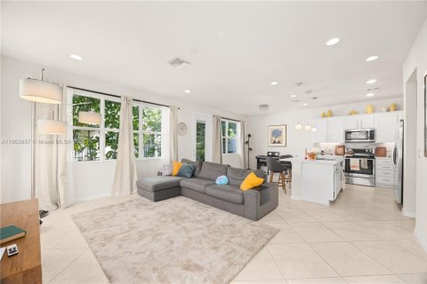 Townhouse in Hollywood, Florida 3 bedrooms, 164.34 sq.m. № 2012285 - photo 5