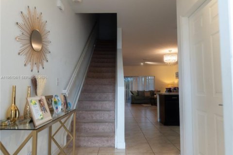 Купить таунхаус в Лодердейл-Лейкс, Флорида 3 спальни, 148.27м2, № 2009043 - фото 2