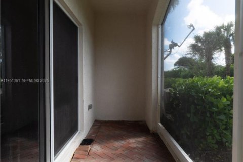 Купить таунхаус в Лодердейл-Лейкс, Флорида 3 спальни, 148.27м2, № 2009043 - фото 22