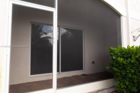 Купить таунхаус в Лодердейл-Лейкс, Флорида 3 спальни, 148.27м2, № 2009043 - фото 24