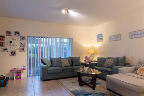 Купить таунхаус в Лодердейл-Лейкс, Флорида 3 спальни, 148.27м2, № 2009043 - фото 4