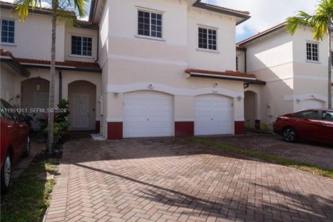 Таунхаус в Лодердейл-Лейкс, Флорида 3 спальни, 148.27м2 № 2009043