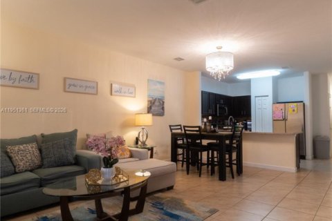 Купить таунхаус в Лодердейл-Лейкс, Флорида 3 спальни, 148.27м2, № 2009043 - фото 7