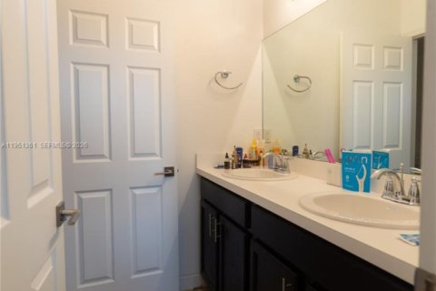 Купить таунхаус в Лодердейл-Лейкс, Флорида 3 спальни, 148.27м2, № 2009043 - фото 13