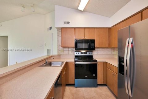Condo in Fort Lauderdale, Florida, 1 bedroom  № 2378390 - photo 7
