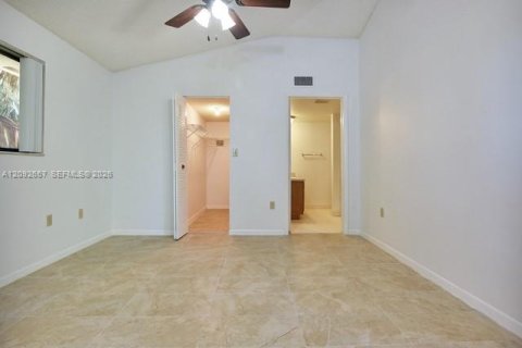 Condo in Fort Lauderdale, Florida, 1 bedroom  № 2378390 - photo 12