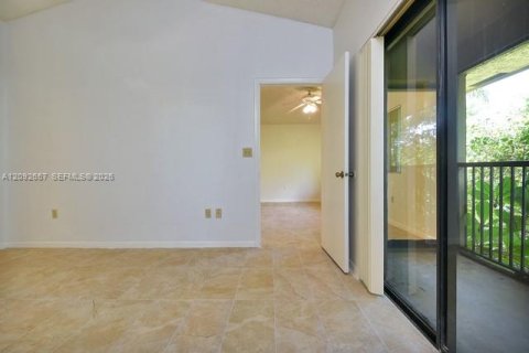 Condo in Fort Lauderdale, Florida, 1 bedroom  № 2378390 - photo 16