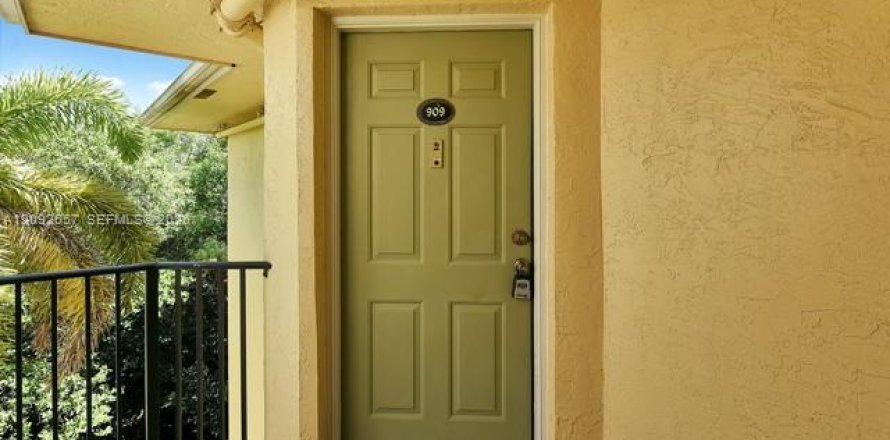 Condo in Fort Lauderdale, Florida, 1 bedroom  № 2378390