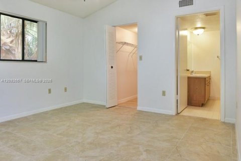 Condo in Fort Lauderdale, Florida, 1 bedroom  № 2378390 - photo 11
