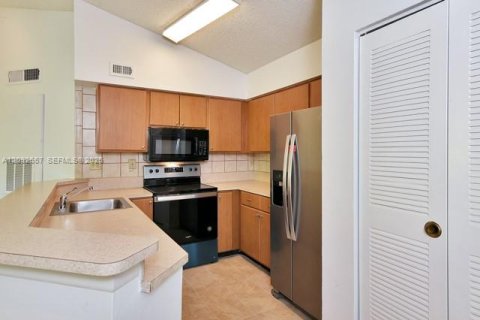 Condo in Fort Lauderdale, Florida, 1 bedroom  № 2378390 - photo 8