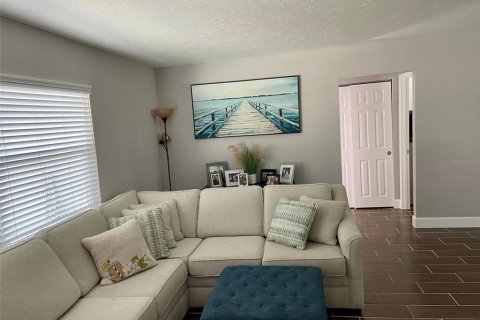 House in Sarasota, Florida 3 bedrooms, 167.5 sq.m. № 1882997 - photo 16