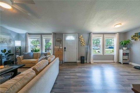 House in LaBelle, Florida 3 bedrooms № 1739458 - photo 5