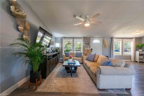 House in LaBelle, Florida 3 bedrooms № 1739458 - photo 8