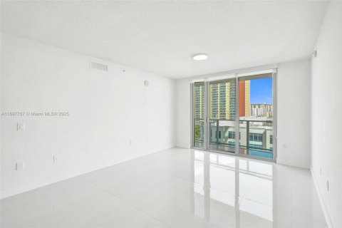 Condo in Sunny Isles Beach, Florida, 2 bedrooms  № 1949176 - photo 9