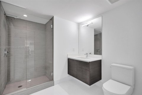 Condo in Sunny Isles Beach, Florida, 2 bedrooms  № 1949176 - photo 27