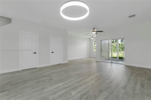 Condo in Tequesta, Florida, 3 bedrooms  № 1891354 - photo 11