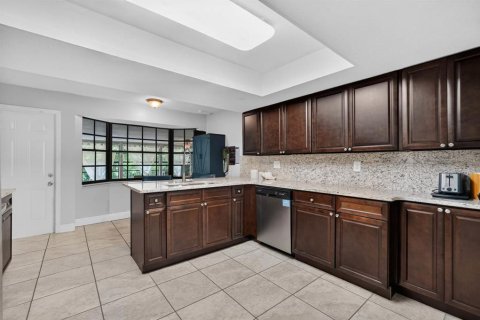 Casa en venta en Ormond Beach, Florida, 3 dormitorios, 196.95 m2 № 2107701 - foto 10