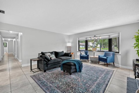Casa en venta en Ormond Beach, Florida, 3 dormitorios, 196.95 m2 № 2107701 - foto 8
