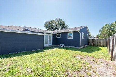 House in Saint Petersburg, Florida 3 bedrooms, 76.18 sq.m. № 1898845 - photo 29