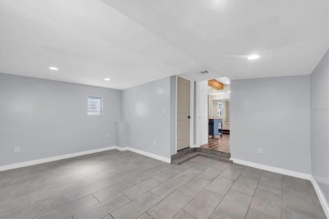 House in Saint Petersburg, Florida 3 bedrooms, 76.18 sq.m. № 1898845 - photo 23